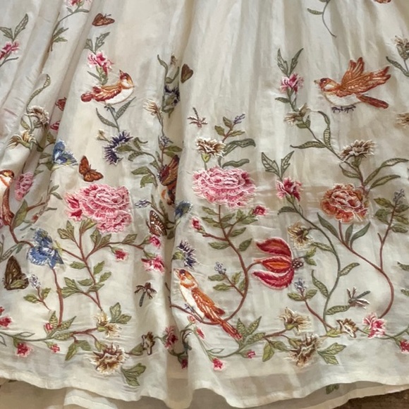 Floral Embroidered Cream Skirt - Picture 2 of 6